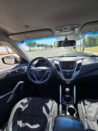 Hyundai Veloster 2012