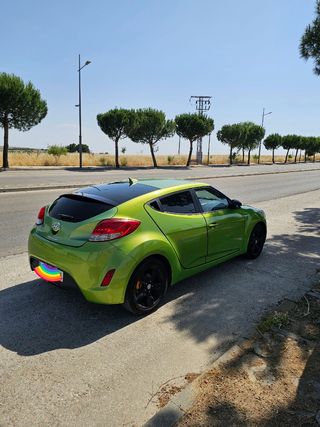 Hyundai Veloster 2012