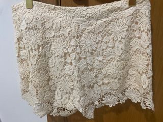 Shorts encaje beige Zara