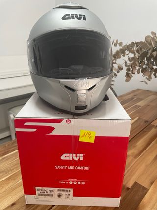 Casco moto Givi modular, usado tres veces.