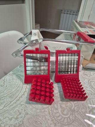 Cortador Patatas con accesorios para dos tamaños