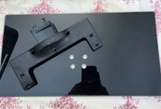 Base TV LG L39F6LED - Soporte de vidrio adaptable.