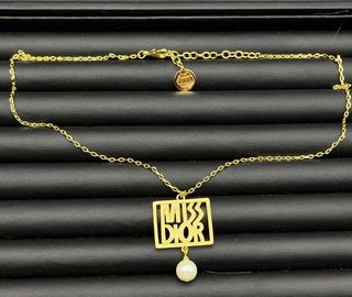 Collar Dior dorado con perla