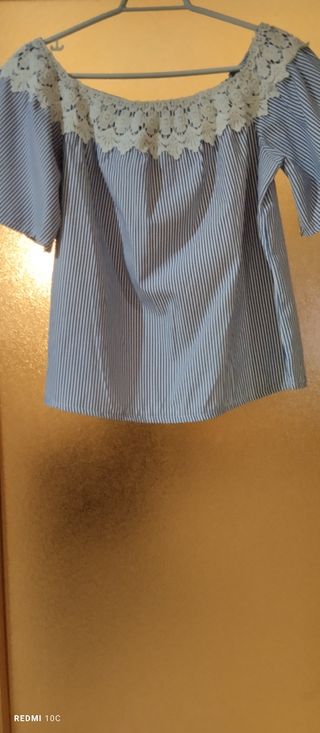 Top a rayas azul y blanco