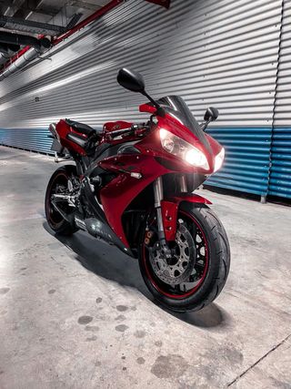 Yamaha YZF R1  
No hago cambios.