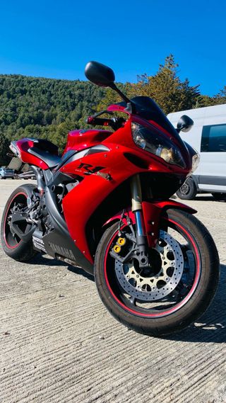 Yamaha YZF R1  
No hago cambios.