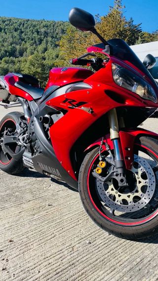 Yamaha YZF R1  
No hago cambios.