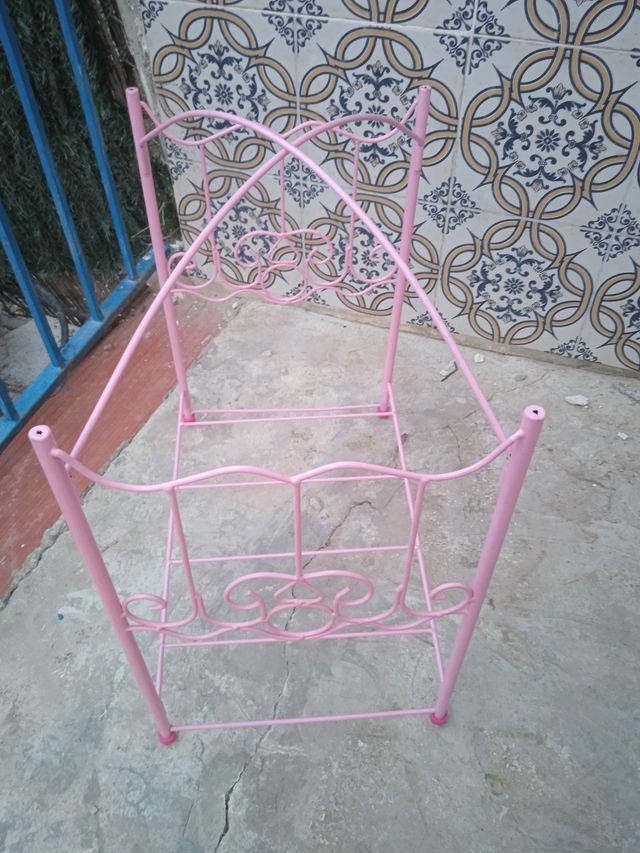 Letto bambole in metallo rosa