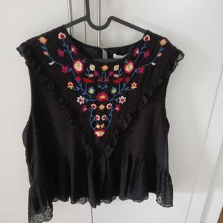 Blusa Trafaluc negra XL bordada