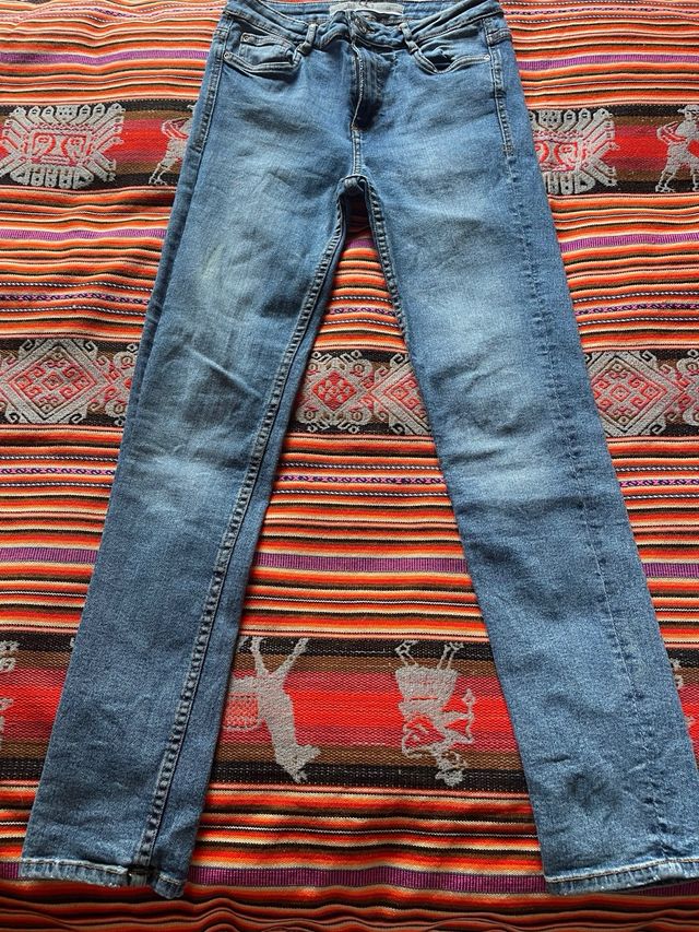 Conjunto Vaquero-Camiseta Serpiente