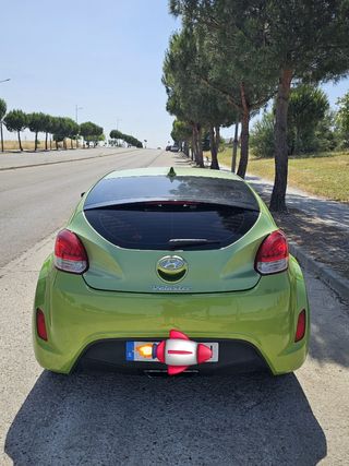 Hyundai Veloster 2012
