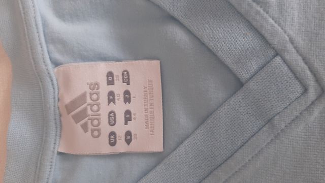 Camiseta Adidas talla M - Azul  .En perfecto estad