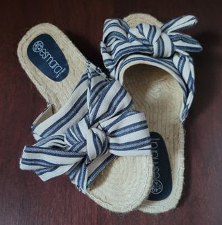 Sandalias planas esparto.