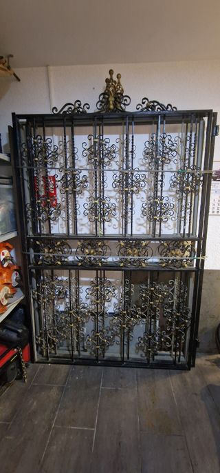 Rejas forja: entrada o torre