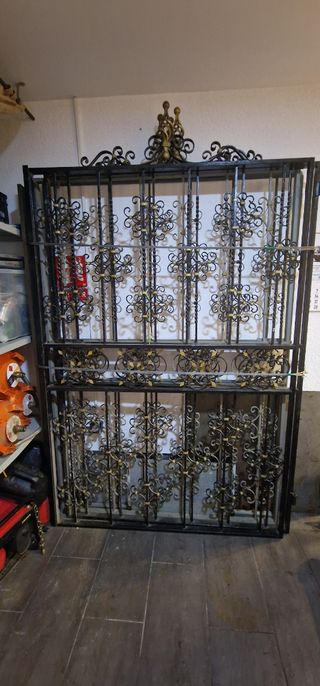 Rejas forja: entrada o torre