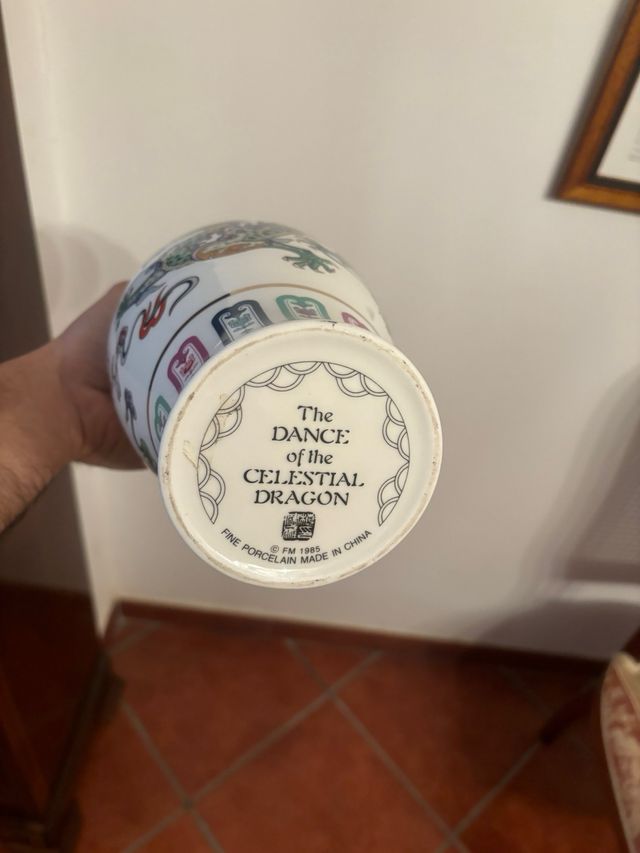 Jarrón chino dragón porcelana