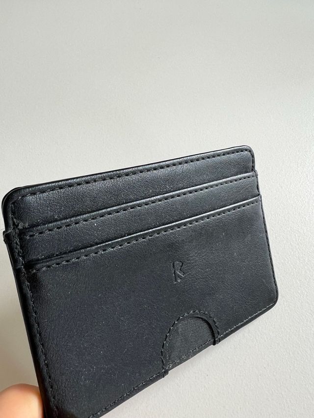 Billetera AirTag Apple - Negra
12 x 8 cm