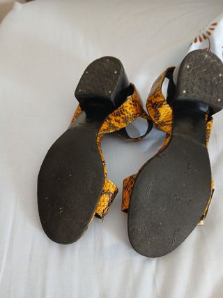 Sandalias Uterqüe serpiente