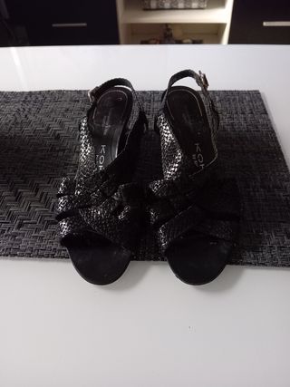 Sandalias KOI negras mujer