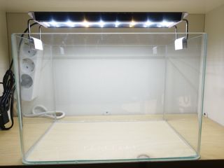 Pantalla LED acuario - blanca y negra