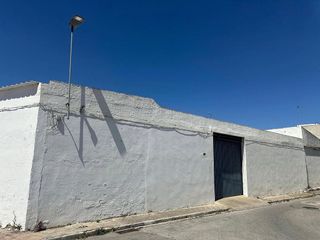 Nave industrial en venta en Utrera
