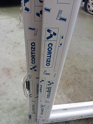 Ventana PVC nueva.Sin cristal.
