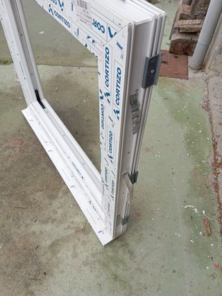 Ventana PVC nueva.Sin cristal.