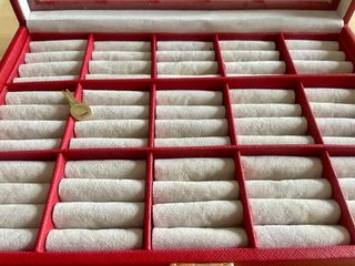 Caja piel porta 90 anillos vintage