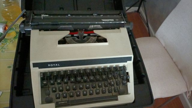 Máquina escribir Royal Express 12