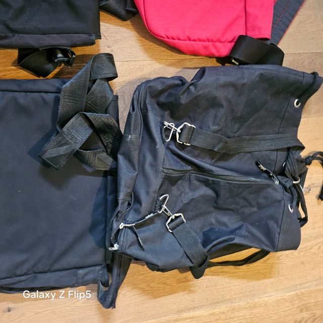 3 Borse Tracolla + Zaino Everlast