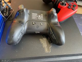 PS4 (PlayStation 4) 500GB - 2 Controller
