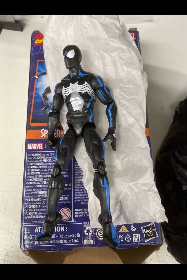 Hasbro Carnage vs Spiderman Figura