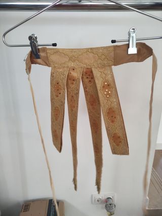 FLOC  fallera beige y dorada