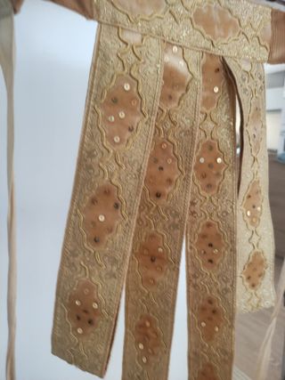 FLOC  fallera beige y dorada