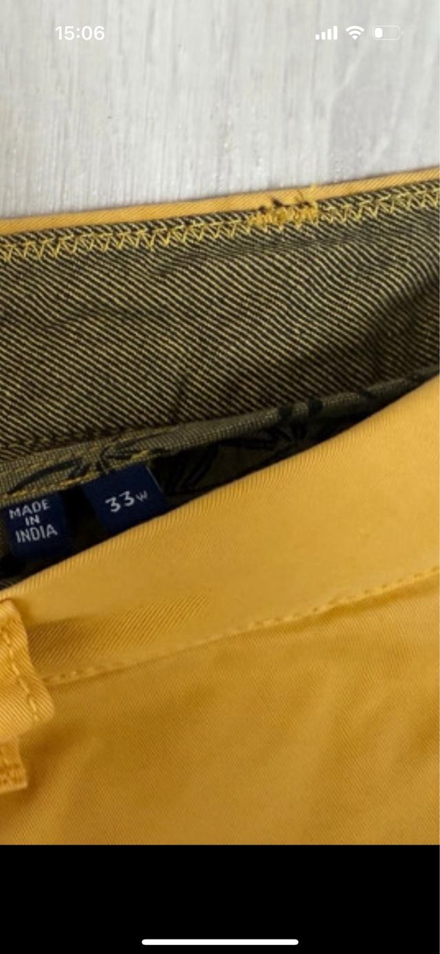 Shorts Superdry amarillo, sin usar