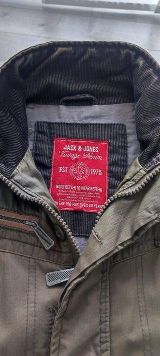Chaqueta militar verde oliva