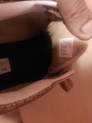 Vans deportivas doradas