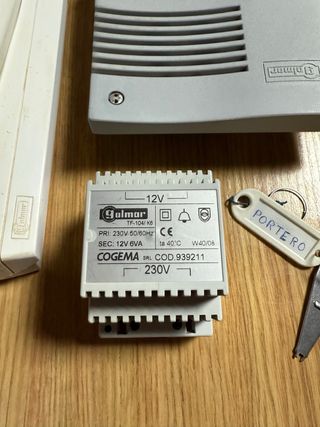 Portero electrónico Golmar - 3 teléfonos