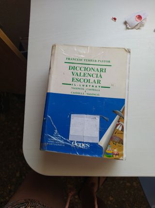 Diccionari il·lustrat valencià-castellà, castel...