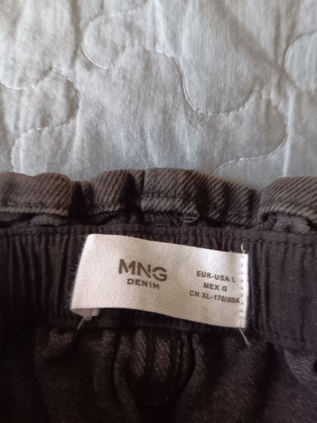 Minifalda vaquera negra MANGO