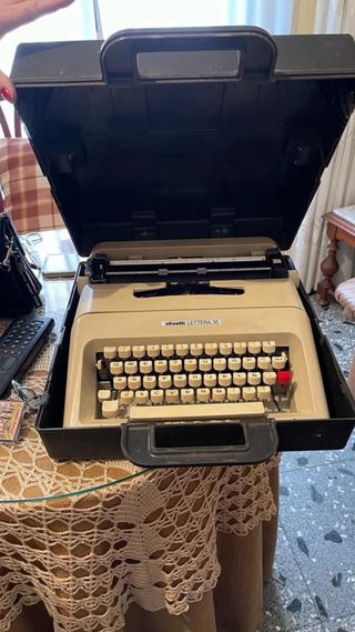 Olivetti Lettera 35 - Máquina de escribir