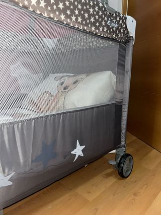 Cuna viaje Jané, con juego de sábanas,  y colchon