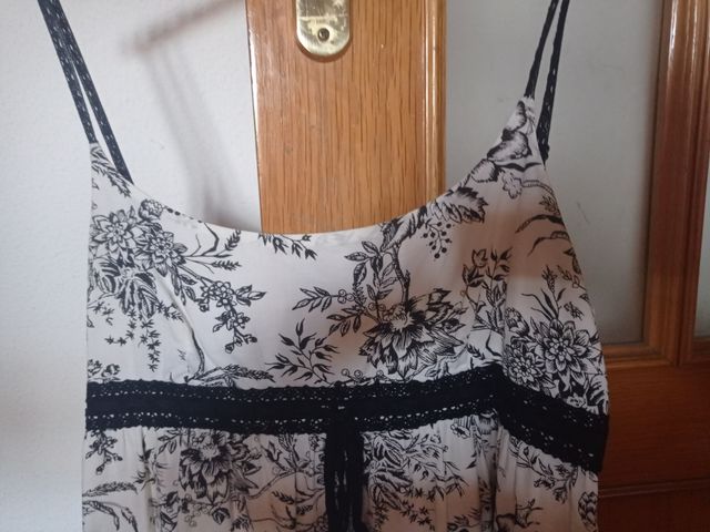 Vestido corto tirantes blanco y negro