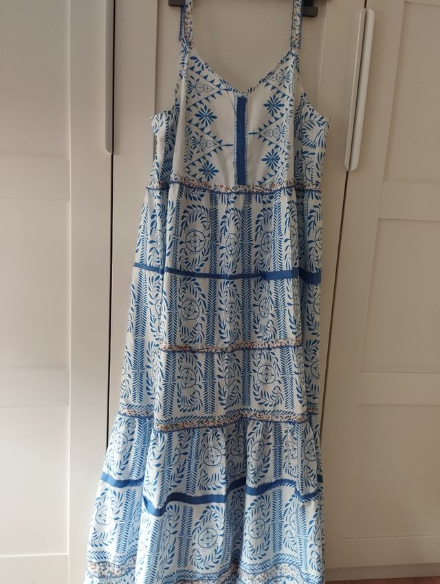 Vestido largo azul y blanco