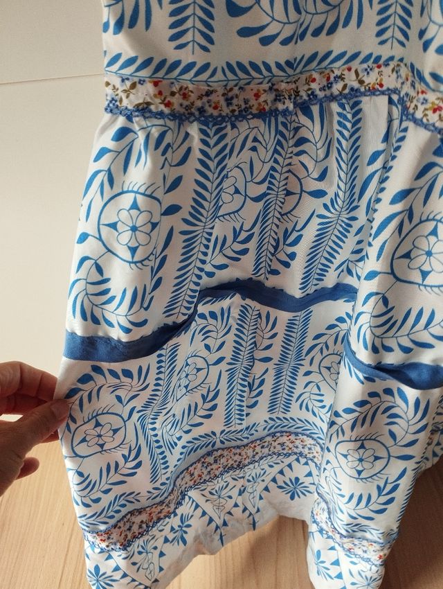 Vestido largo azul y blanco