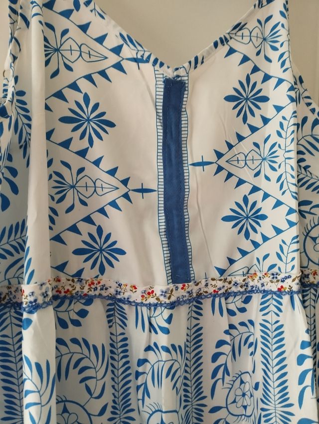 Vestido largo azul y blanco