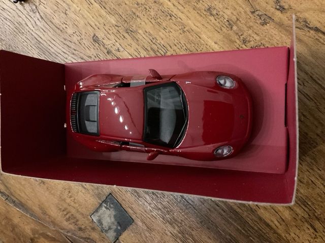 Porsche 911 Carrera 4S & Taycan Turbo S 1:43