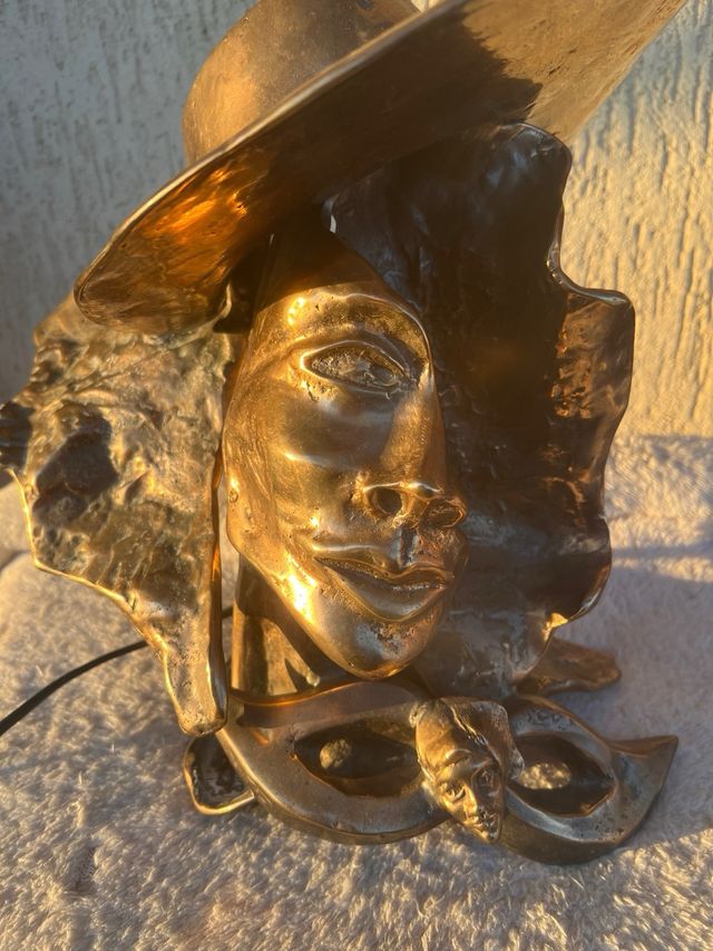 Lampada scultura brinzo dorato