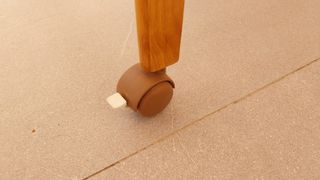 Cuna madera color miel