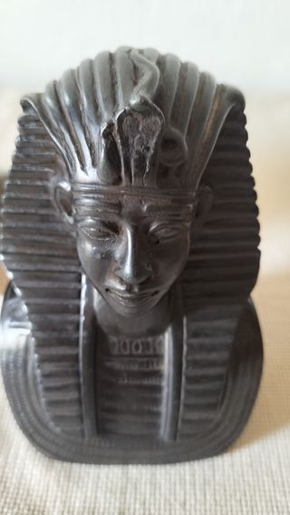 Statue